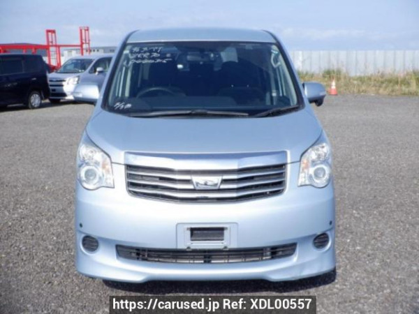 Used 2011 AT toyota noah ZRR70G Image[1]