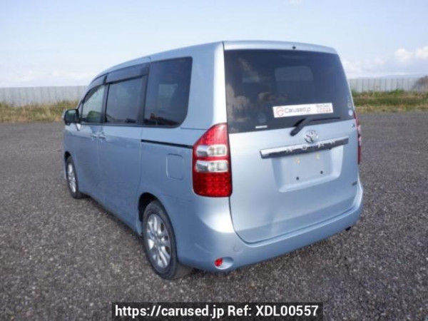 Used 2011 AT toyota noah ZRR70G Image[4]