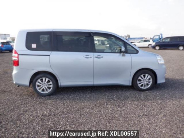 Used 2011 AT toyota noah ZRR70G Image[7]