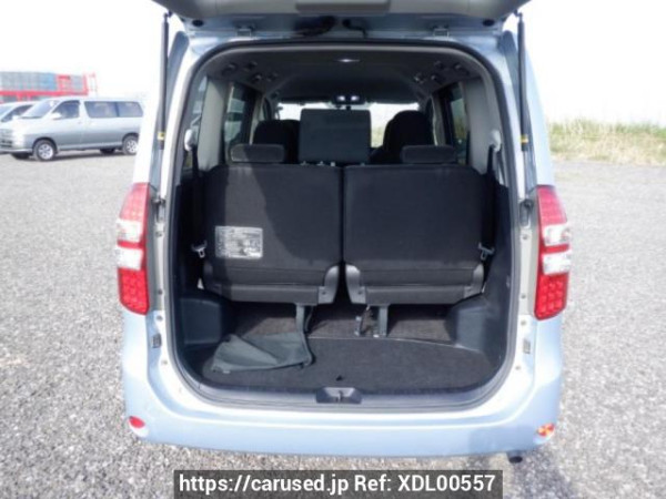 Used 2011 AT toyota noah ZRR70G Image[8]