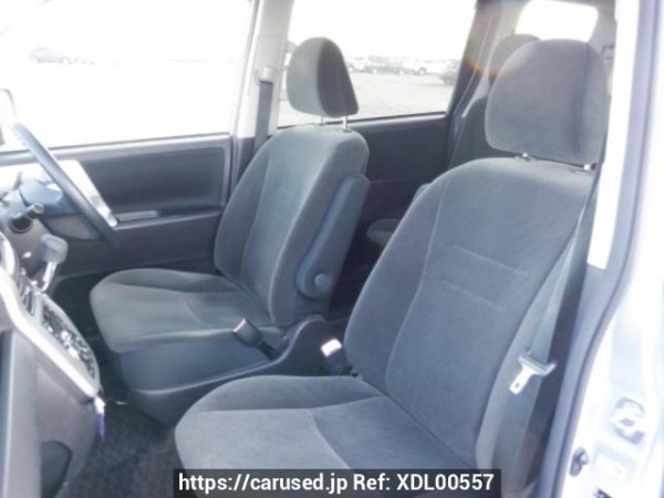Used 2011 AT toyota noah ZRR70G Image[13]