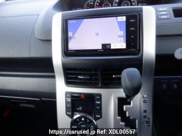 Used 2011 AT toyota noah ZRR70G Image[21]