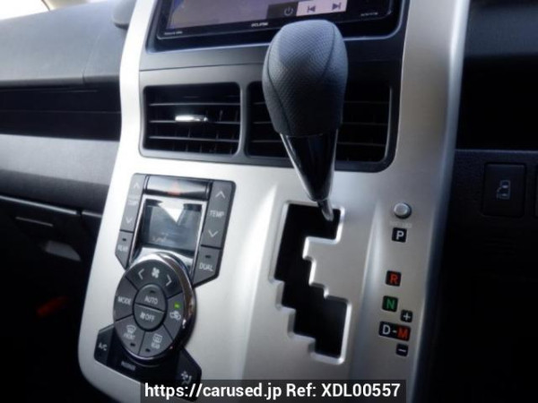 Used 2011 AT toyota noah ZRR70G Image[23]