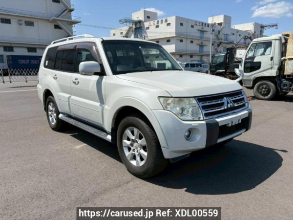Used 2010 AT mitsubishi pajero V93W Image[0]