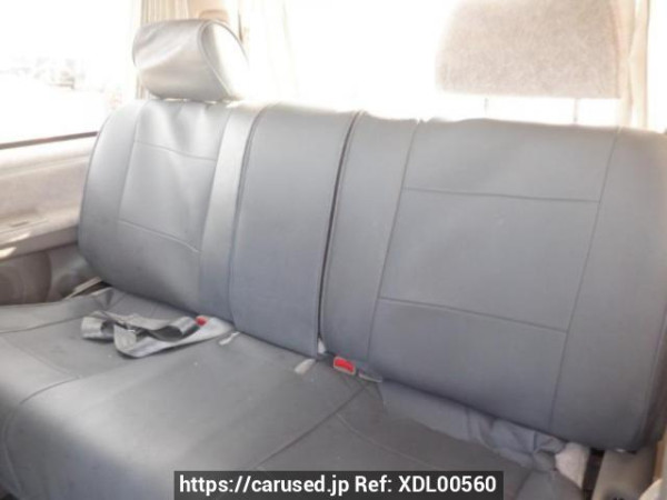 Used 2001 AT toyota regius-wagon RCH47W Image[16]