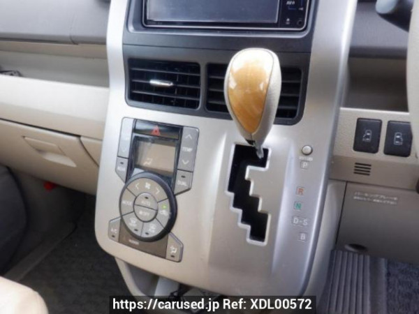 Used 2010 AT toyota noah ZRR70W Image[22]