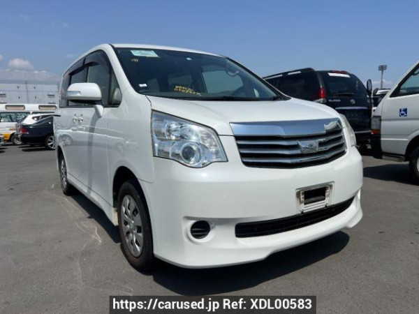 Used 2012 AT toyota noah ZRR70G Image[0]