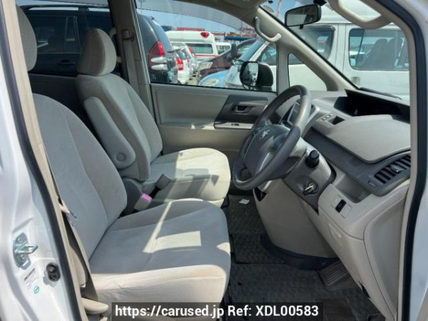 Used 2012 AT toyota noah ZRR70G Image[11]
