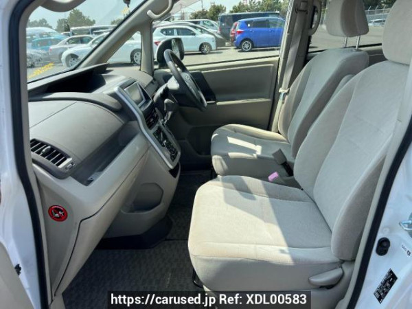 Used 2012 AT toyota noah ZRR70G Image[13]
