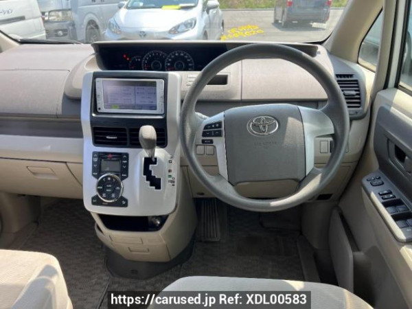 Used 2012 AT toyota noah ZRR70G Image[22]