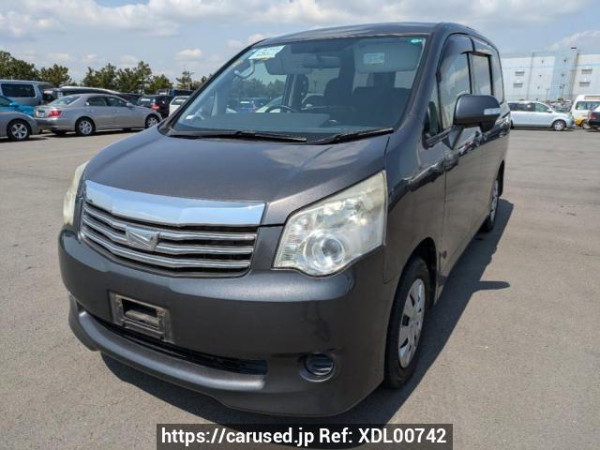 Used 2011 AT toyota noah ZRR70G Image[2]