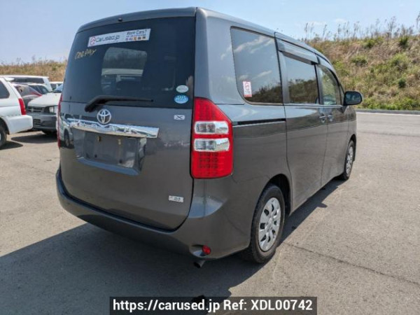 Used 2011 AT toyota noah ZRR70G Image[6]