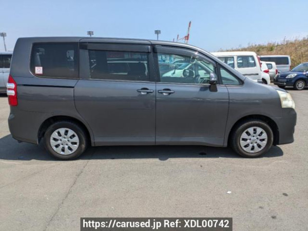 Used 2011 AT toyota noah ZRR70G Image[7]