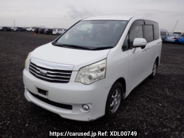 Used 2011 AT toyota noah ZRR70G Image[2]
