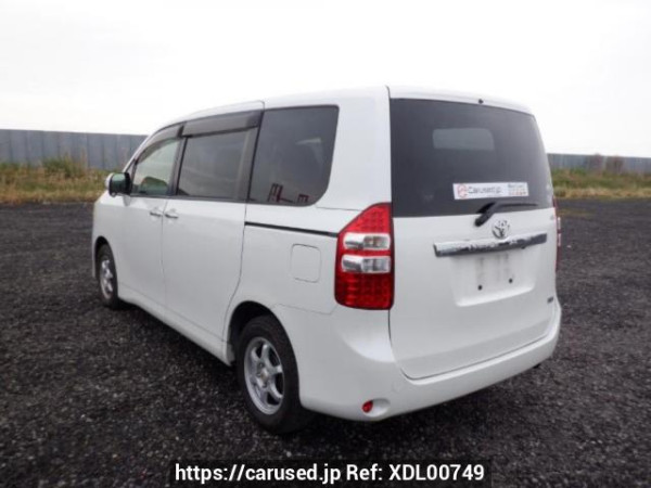 Used 2011 AT toyota noah ZRR70G Image[4]