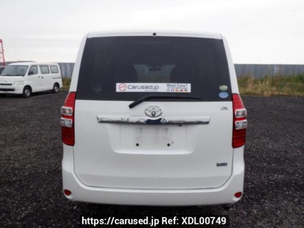 Used 2011 AT toyota noah ZRR70G Image[5]