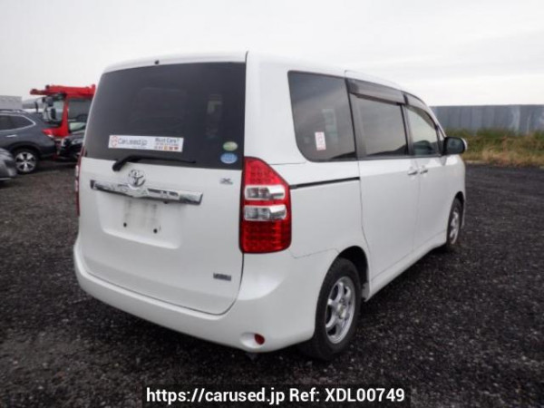 Used 2011 AT toyota noah ZRR70G Image[6]