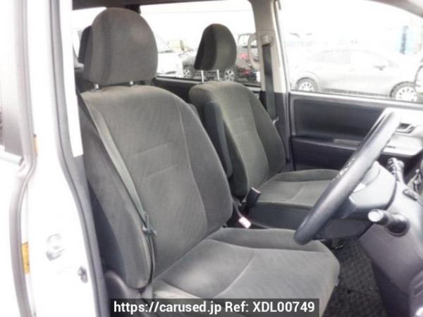 Used 2011 AT toyota noah ZRR70G Image[12]