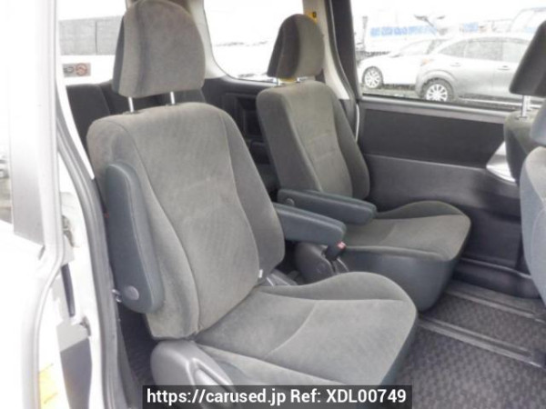Used 2011 AT toyota noah ZRR70G Image[14]