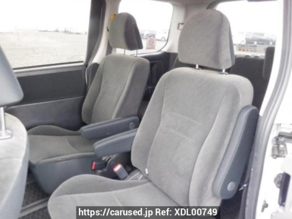 Used 2011 AT toyota noah ZRR70G Image[15]