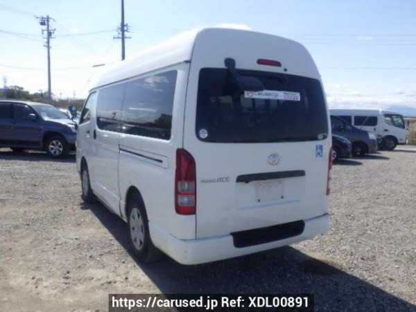 Used 2007 AT toyota regiusace-van TRH200K Image[4]