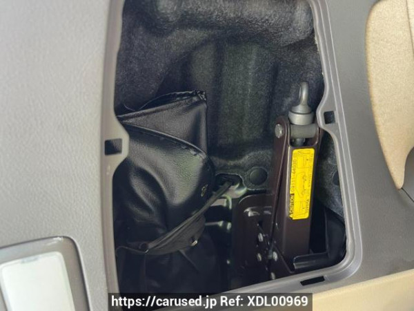 Used 2004 AT toyota alphard ANH10W Image[44]