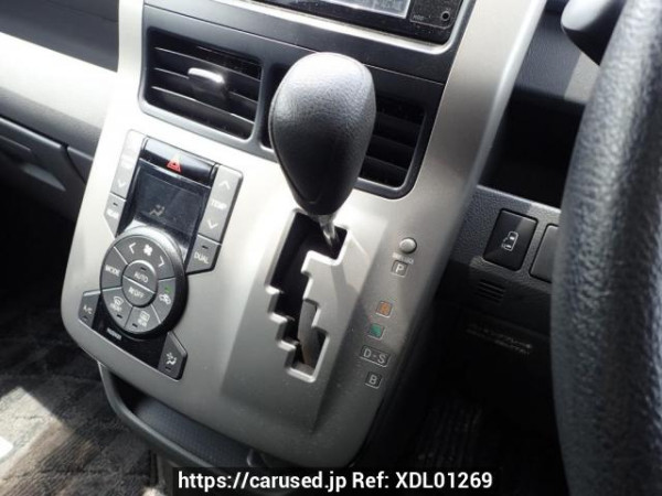 Used 2008 AT toyota voxy ZRR70G Image[24]