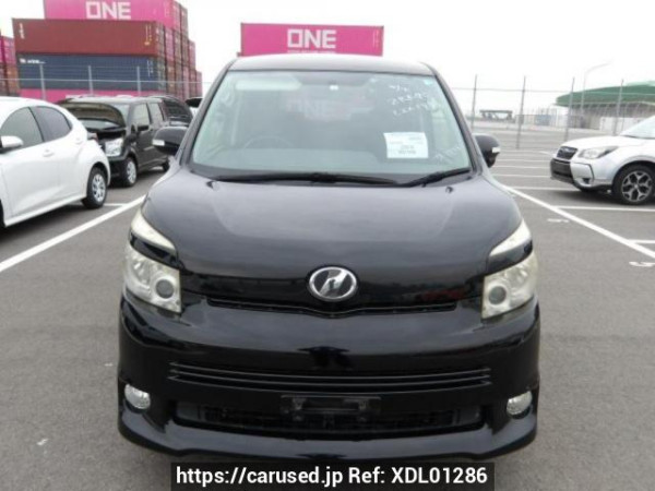 Used 2009 AT toyota voxy ZRR70W Image[1]