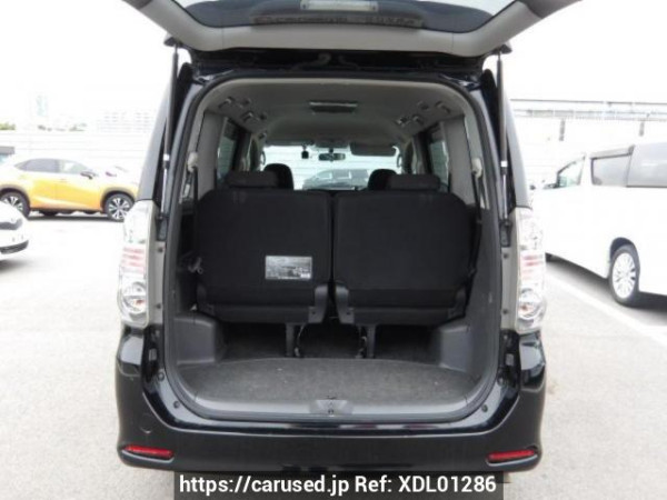 Used 2009 AT toyota voxy ZRR70W Image[6]