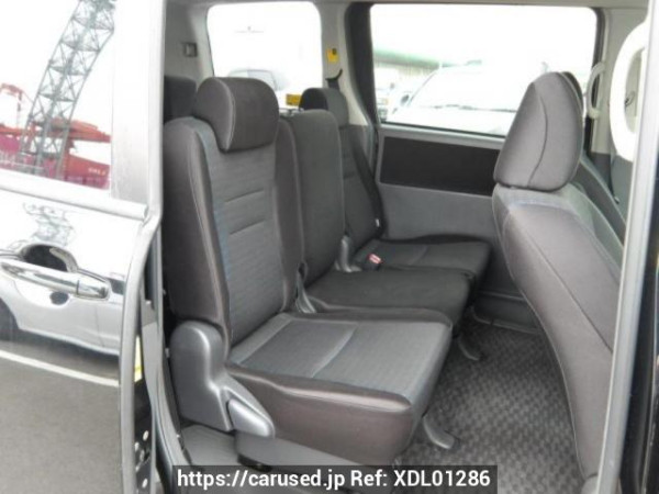 Used 2009 AT toyota voxy ZRR70W Image[13]