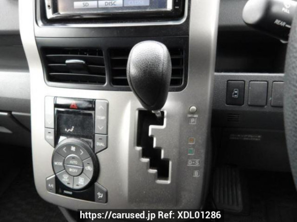 Used 2009 AT toyota voxy ZRR70W Image[23]