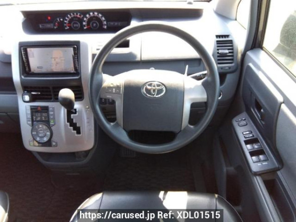 Used 2010 AT toyota noah ZRR70G Image[19]