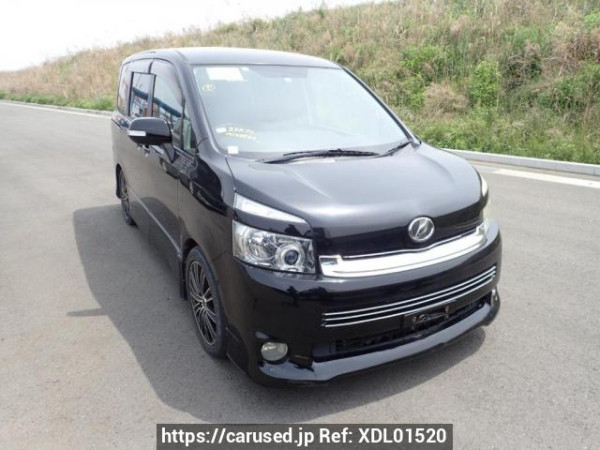 Used 2007 AT toyota voxy ZRR70W Image[0]