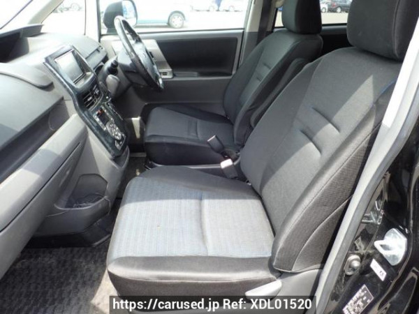Used 2007 AT toyota voxy ZRR70W Image[12]