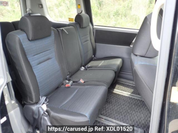 Used 2007 AT toyota voxy ZRR70W Image[13]