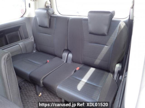 Used 2007 AT toyota voxy ZRR70W Image[15]