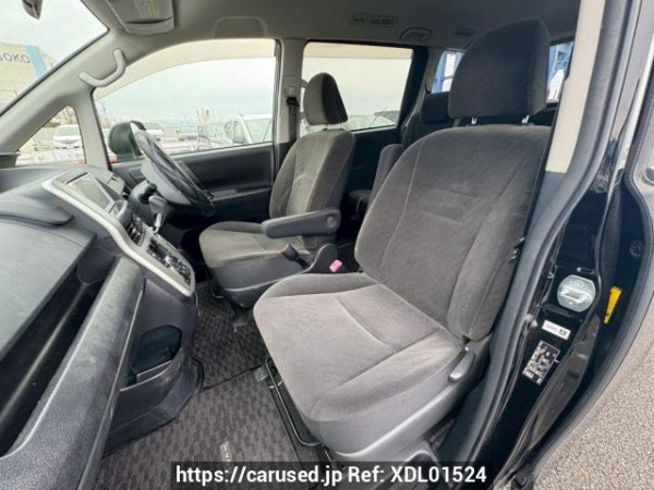 Used 2012 AT toyota noah ZRR70G Image[13]