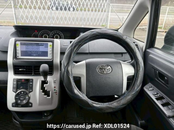 Used 2012 AT toyota noah ZRR70G Image[22]