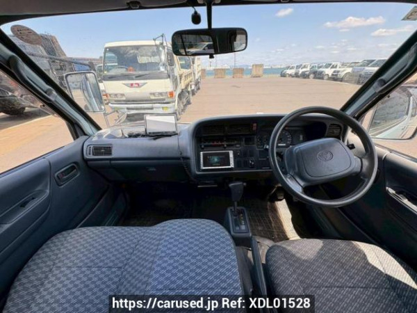 Used 2001 AT toyota regiusace-van RZH112V Image[17]