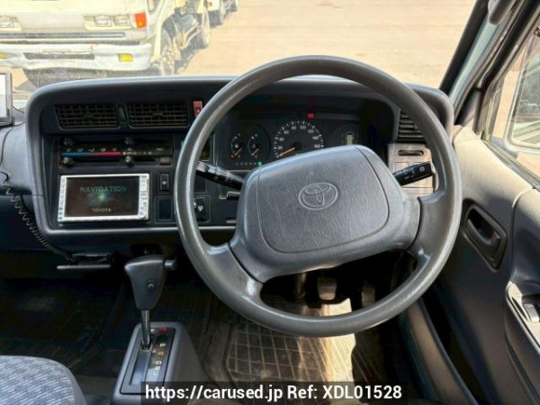 Used 2001 AT toyota regiusace-van RZH112V Image[19]