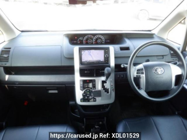 Used 2012 AT toyota noah ZRR70G Image[17]