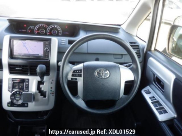 Used 2012 AT toyota noah ZRR70G Image[19]