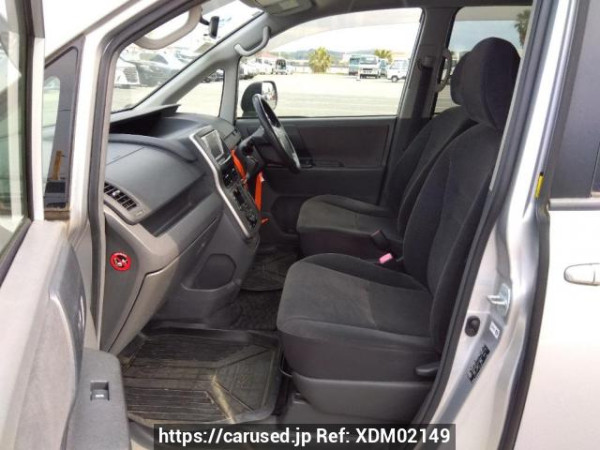 Used 2010 AT toyota noah ZRR70G Image[14]