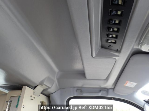 Used 2004 AT toyota granvia VCH38S Image[10]