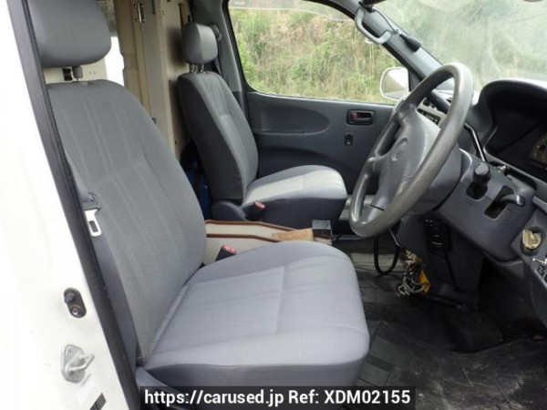Used 2004 AT toyota granvia VCH38S Image[11]