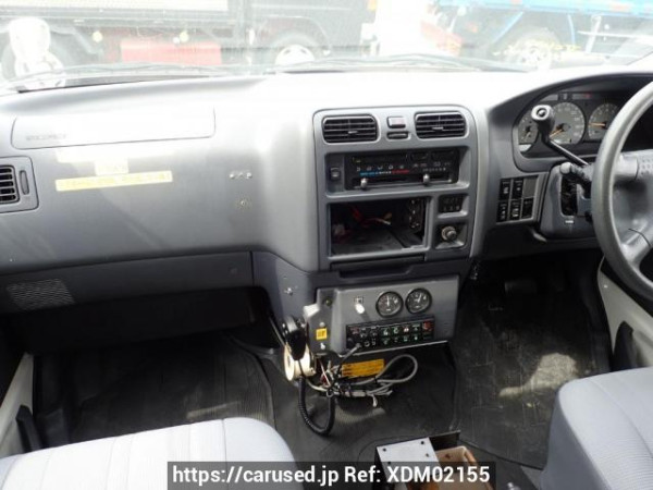 Used 2004 AT toyota granvia VCH38S Image[15]