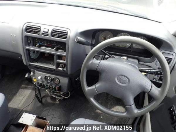 Used 2004 AT toyota granvia VCH38S Image[16]