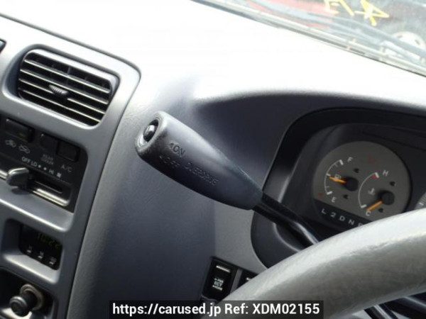 Used 2004 AT toyota granvia VCH38S Image[19]