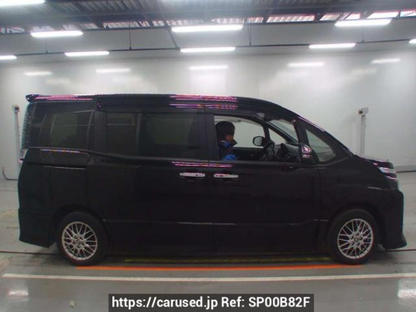 Used2020 AT Toyota Voxy ZWR80WImage[2]