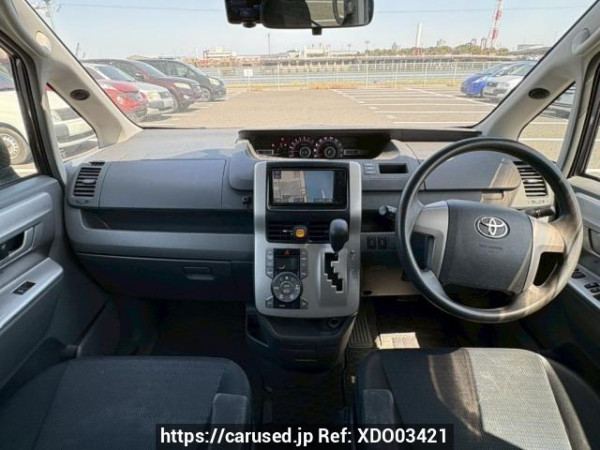 Used 2008 AT toyota voxy ZRR70W Image[19]